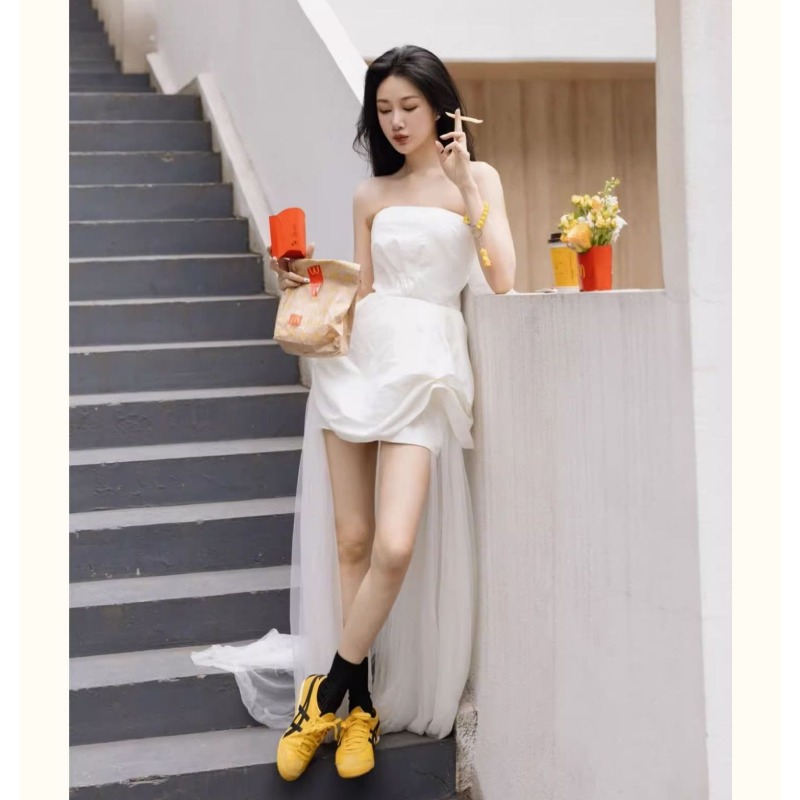 Gaun Pagi Tanpa Tali Warna Put - Photography Lighting Outdoor ulasan dan harga